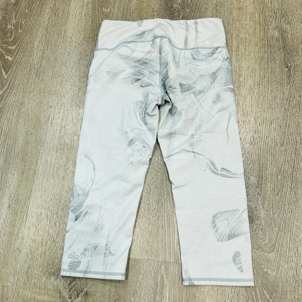 Alo Yoga Womens XS‎ Grey White Marble Abstract Print Cropped Leggings High Rise